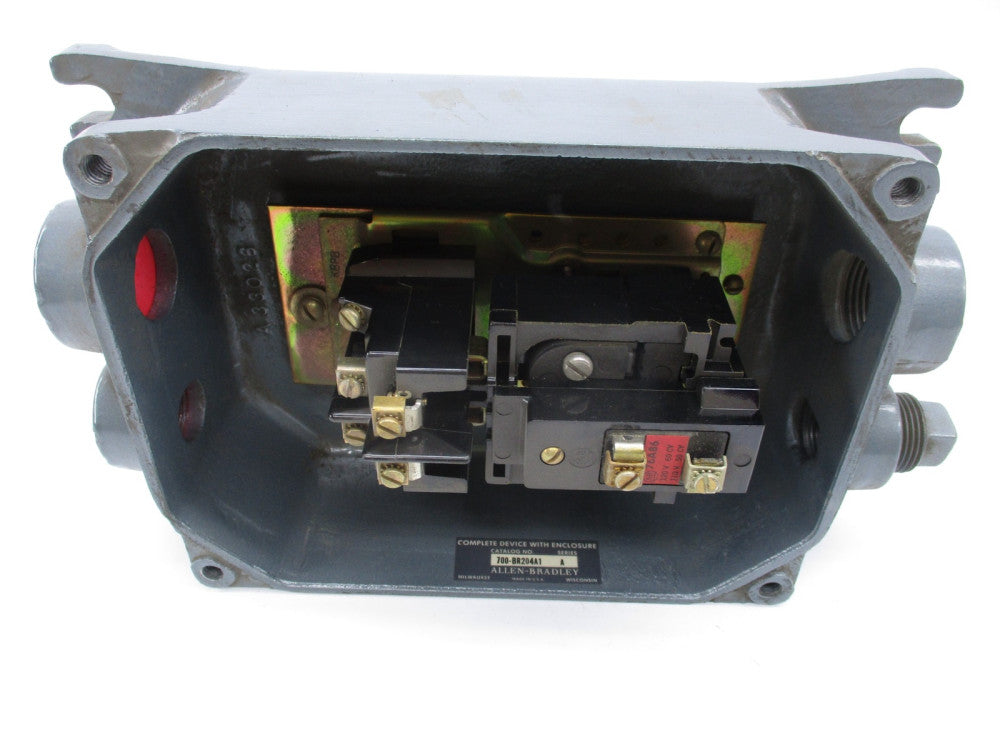 ALLEN BRADLEY 700-BR204A1 SER. A 120V (AS PICTURED) NSNP