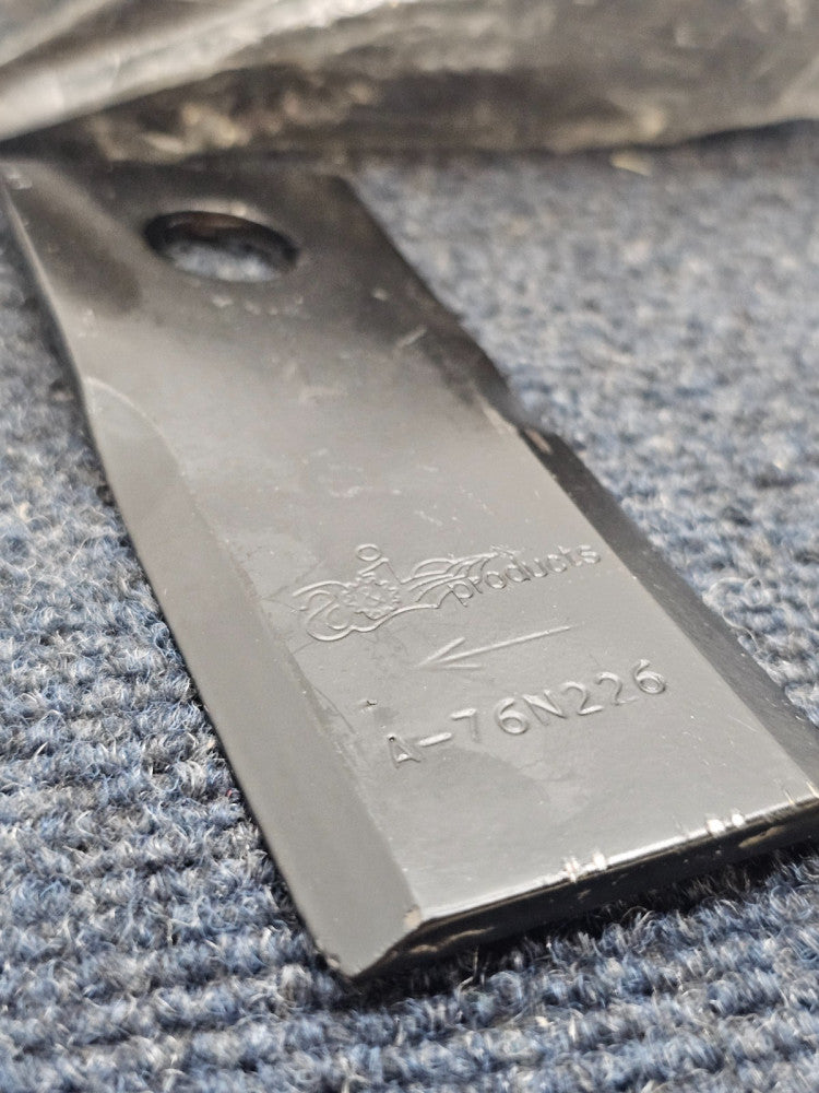 (25 PCS) A&I A-76N226 Right Side Mower Blades fits John Deere 265 270 275 R160