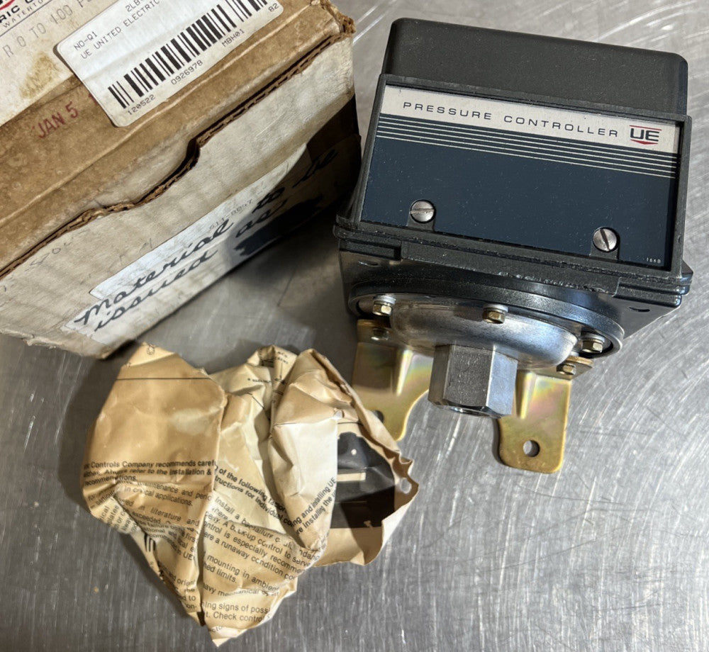 UNITED ELECTRIC CONTROLS J300-555 9671 NEW PRESSURE CONTROLLER J3005559671 Nos