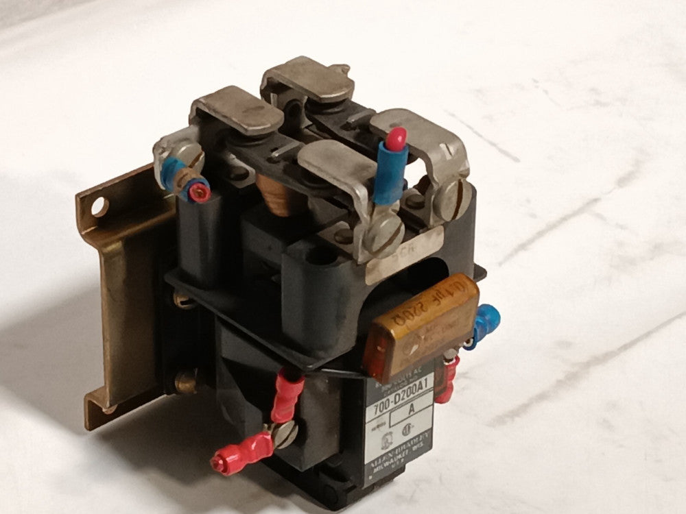 Allen Bradley 700-D200A1 Control Relay, Series A, 300VAC, 25A, Allen-Bradley AB