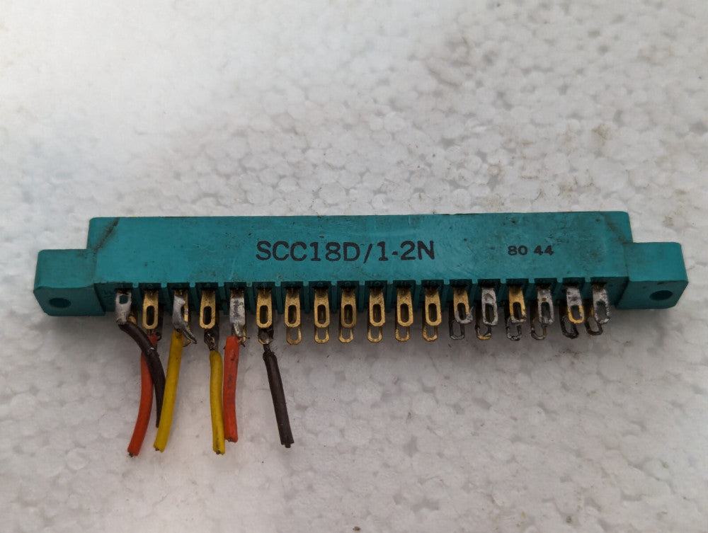 SCC18D/1-2N Cinch, Position Edge Connector + Returns.