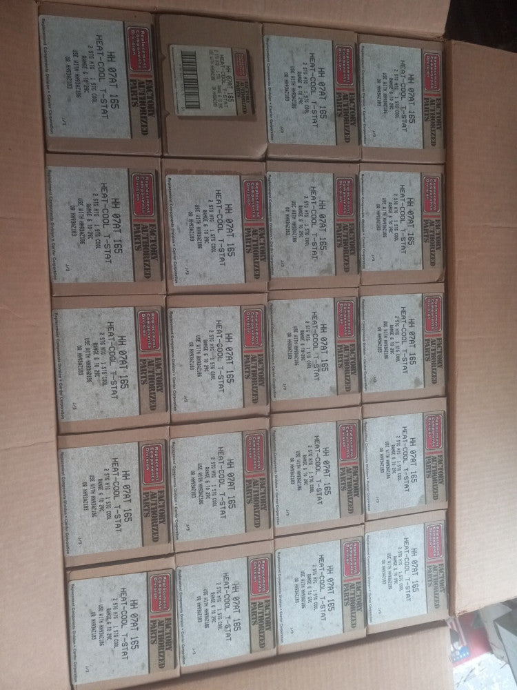 Lot of 20 NEW, CARRIER, HH07AT165, HEAT-COOL THERMOSTAT, 2 STG. (26F-1)