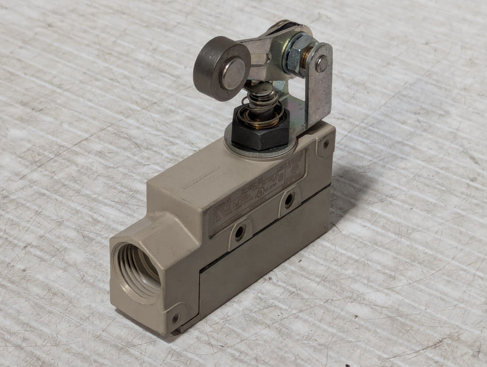 Omron ZE-QA2-2S Limit Switch, Roller Arm Lever, Single Pole Double Throw AC