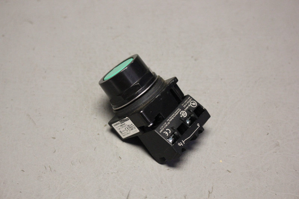 SIEMENS BLACK MAX 52BM8A3K TURQUOISE PUSHBUTTON & 52BAK BLOCK