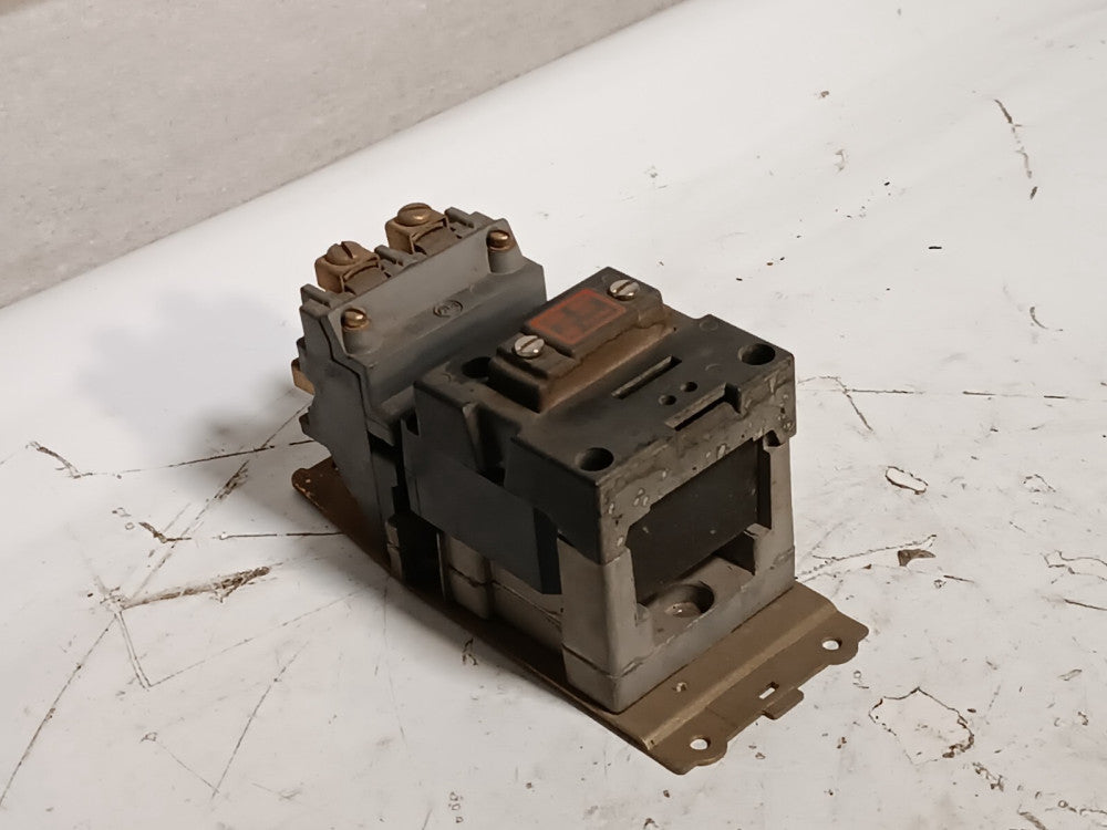 Allen Bradley 702L-B0D92 Lighting Contactor, Ser. K, 600 VAC Max, 30A