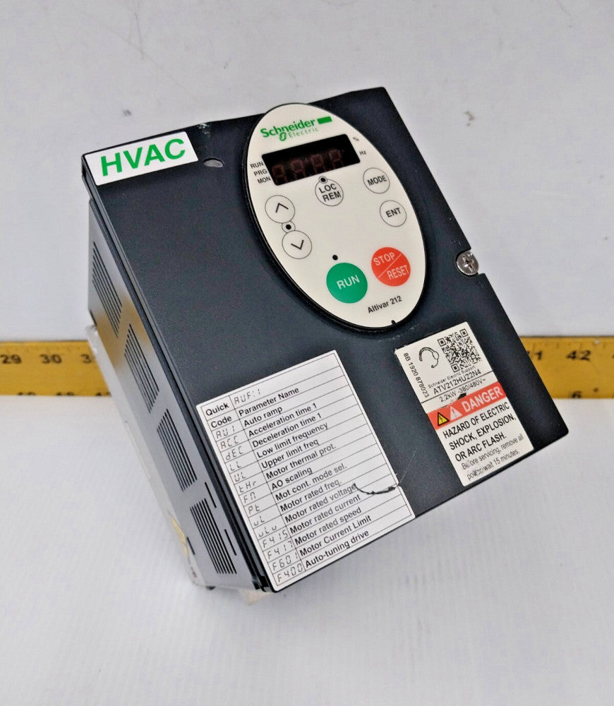 NEW SCHNEIDER 3 HP AC VFD VARIABLE SPEED DRIVE 2.2kW 480 VAC ATV212HU22N4