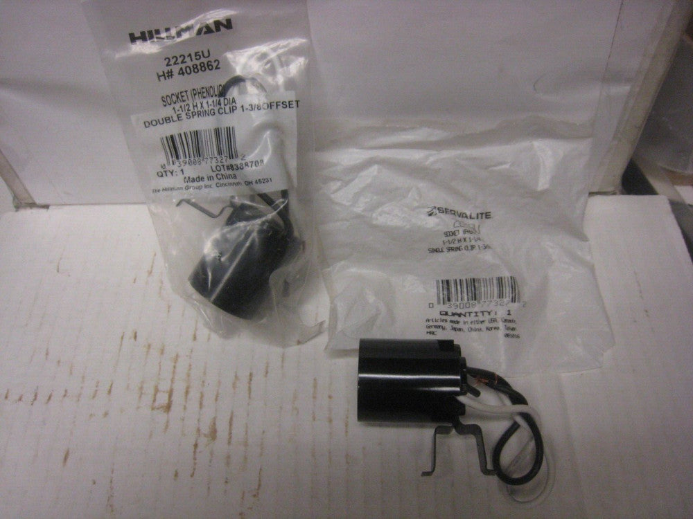 (Lot of 2) Servalite (22215U) 1-1/2 x 1-1/4" Double spring clip Snap in Socket