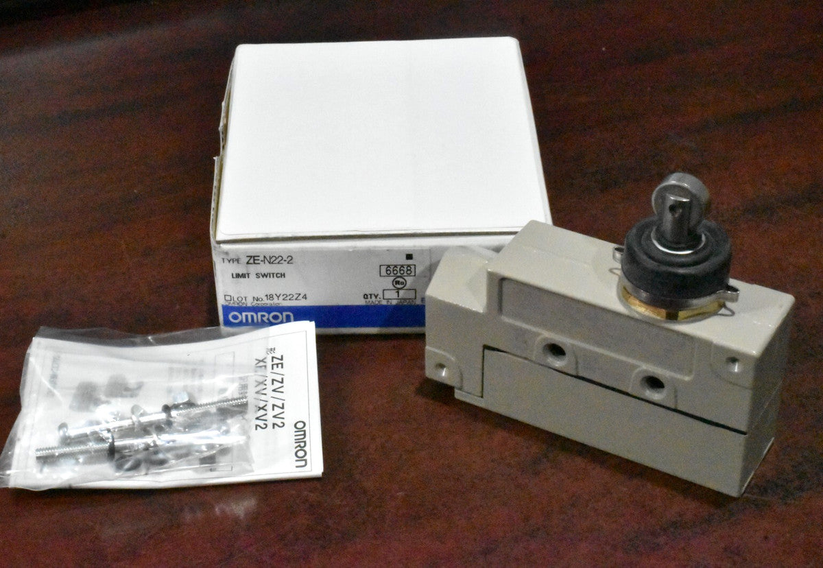 Omron ZE-N22-2 Roller Plunger Limit Switch New