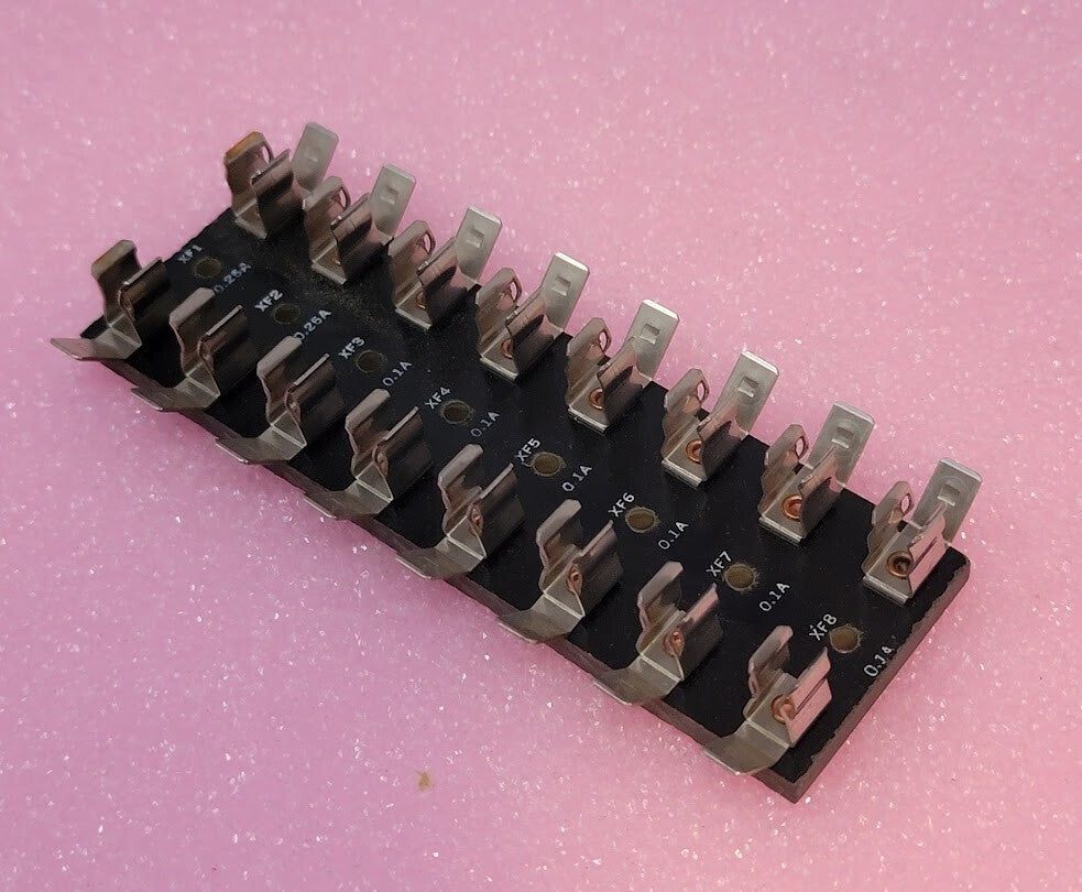 Bussmann - 8-013 - S8000 Series - Fuse Block, 8-Position Vinatge New Old Stock