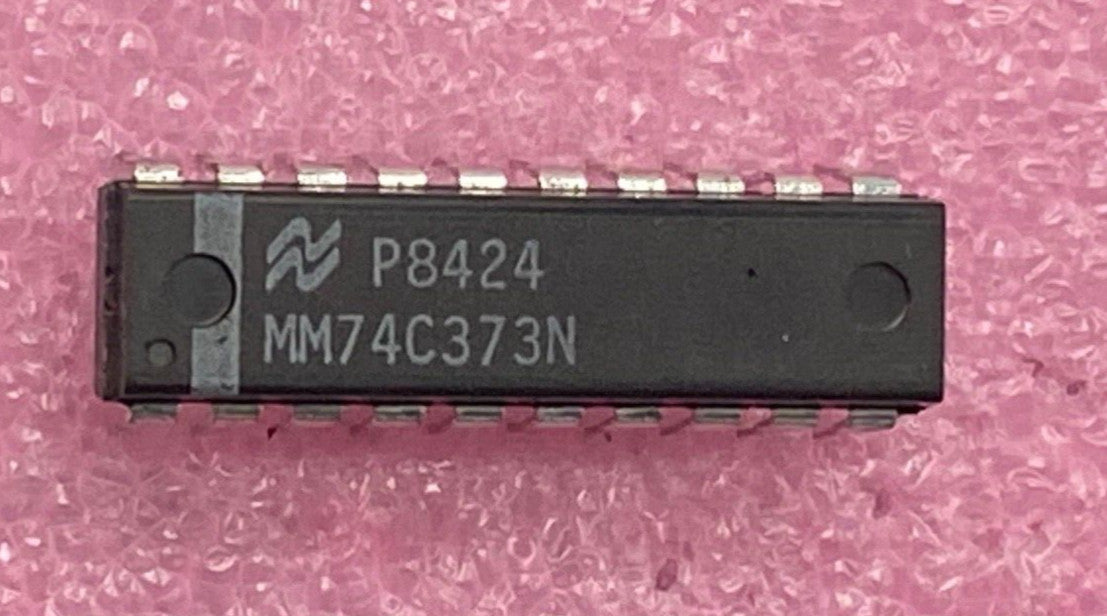 National MM74C373N octal D type latch flip flop, 3-state Integrated Circuit