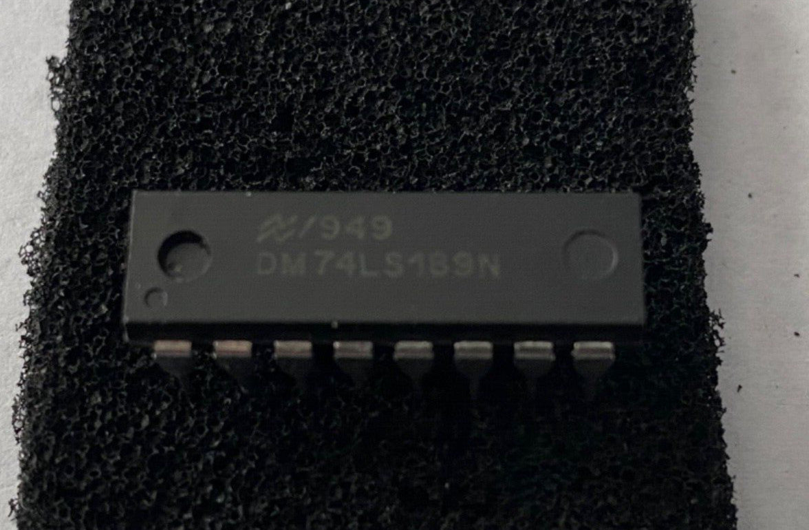National DM74LS189N 64-bit (16x4) bipolar RAM Integrated Circuit
