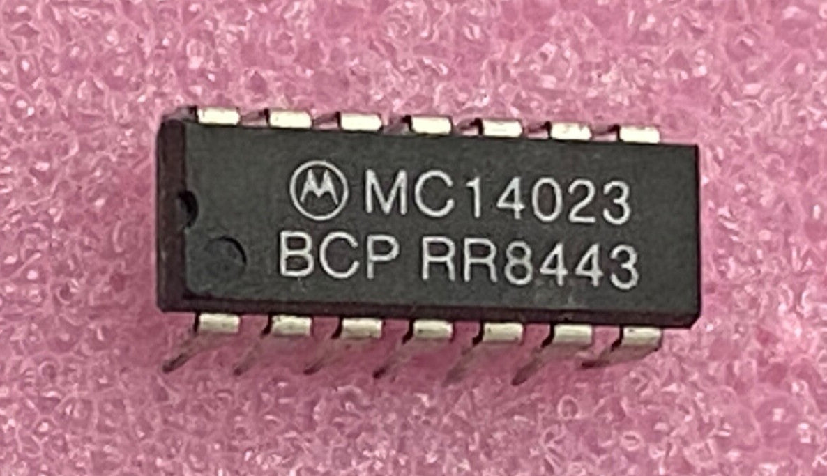 Motorola MC14023BCP triple 3-input NAND gates Integrated Circuit