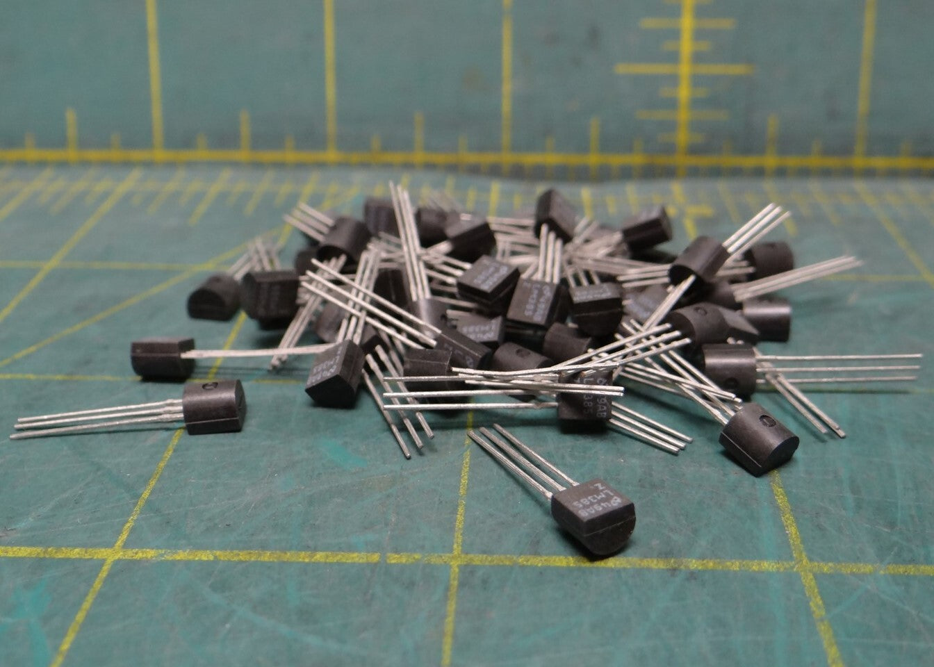 (50) National Semiconductor LM385Z Adjustable Micropower Voltage Reference Diode