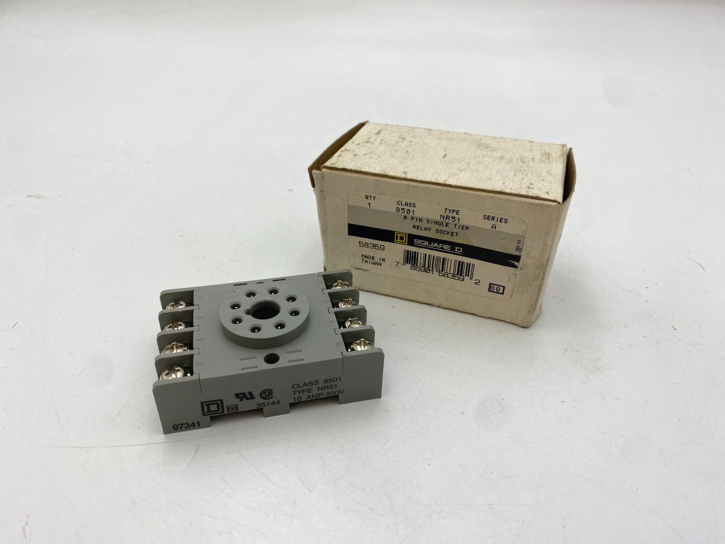 Square D 8501NR51 Relay Socket DIN Rail Mount 10 Amp 300 Volt 8 Pin Single Tier