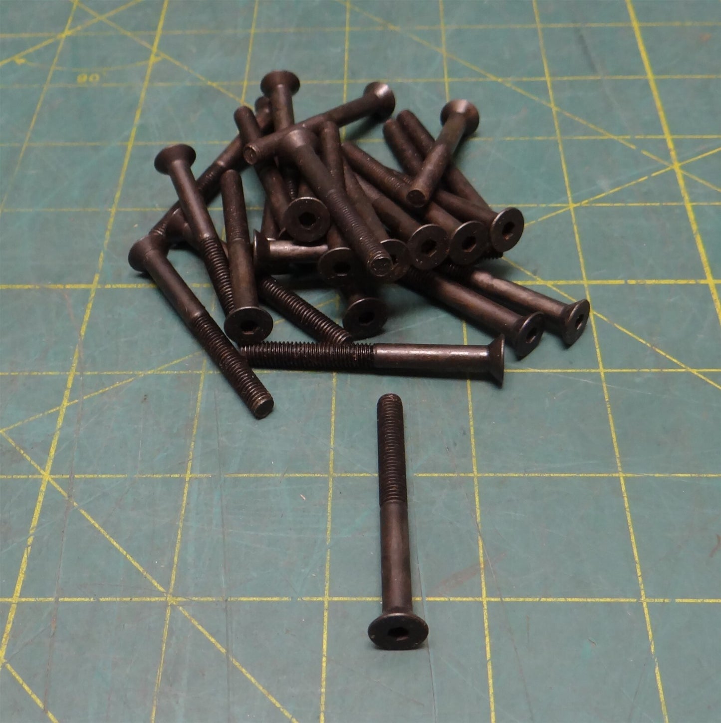 (25) 10-32 x 2"L Partially Threaded Black Oxide Plated Steel Hex Flat Head Screw