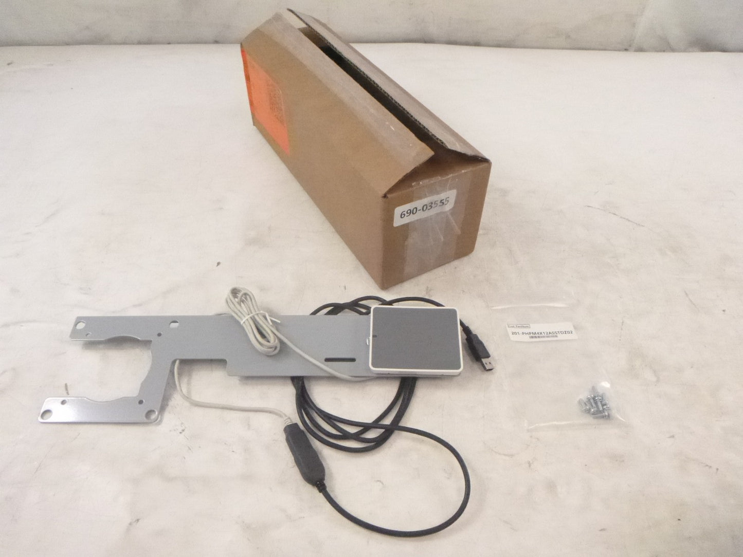 CDVI NFC Card Reader Monitor 690-03555 Includes Mounting Bracket & Hardware