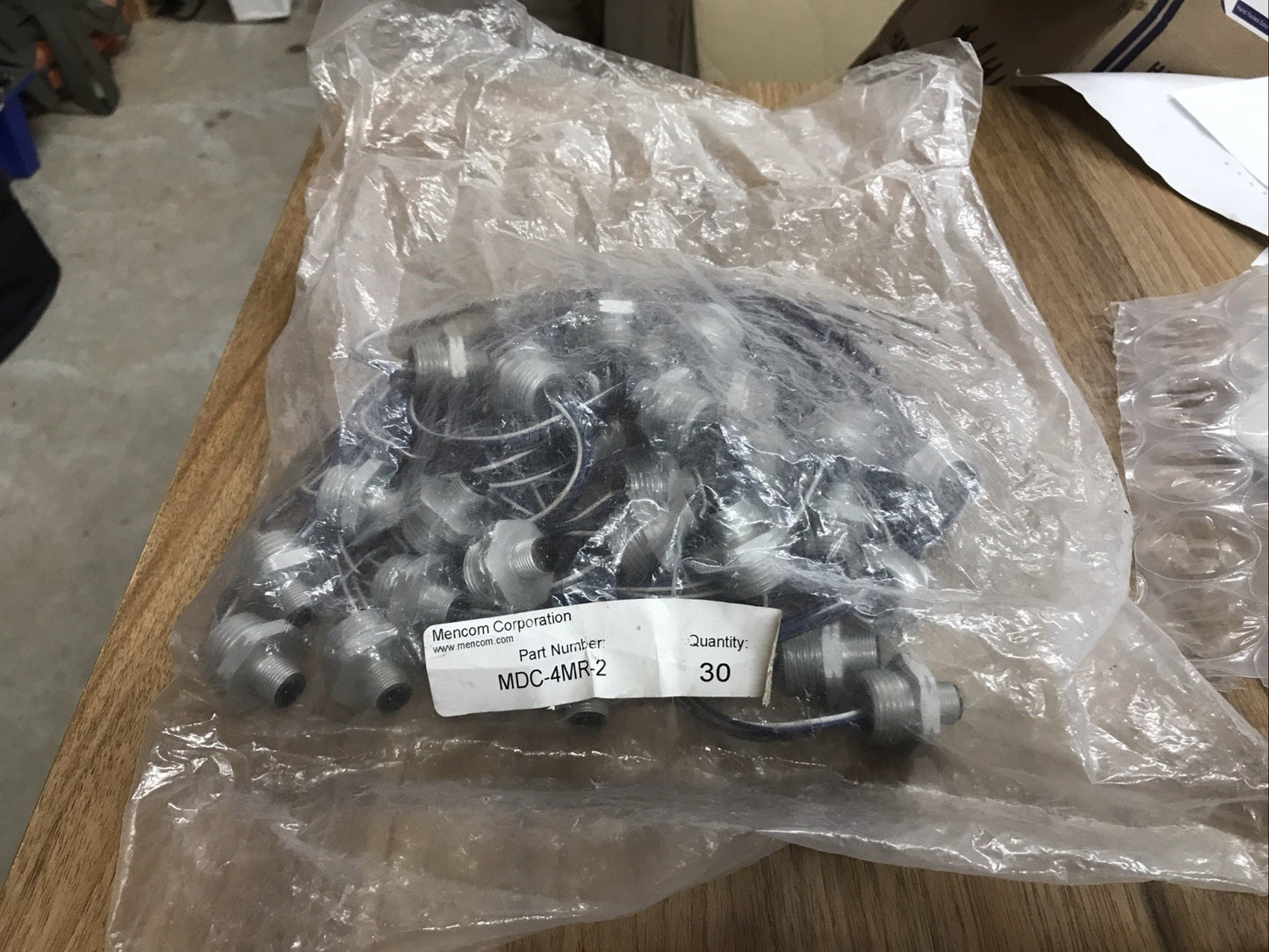 Lot Of 30 MENCOM MDC-4MR-2 / MDC4MR2 (BRAND NEW)