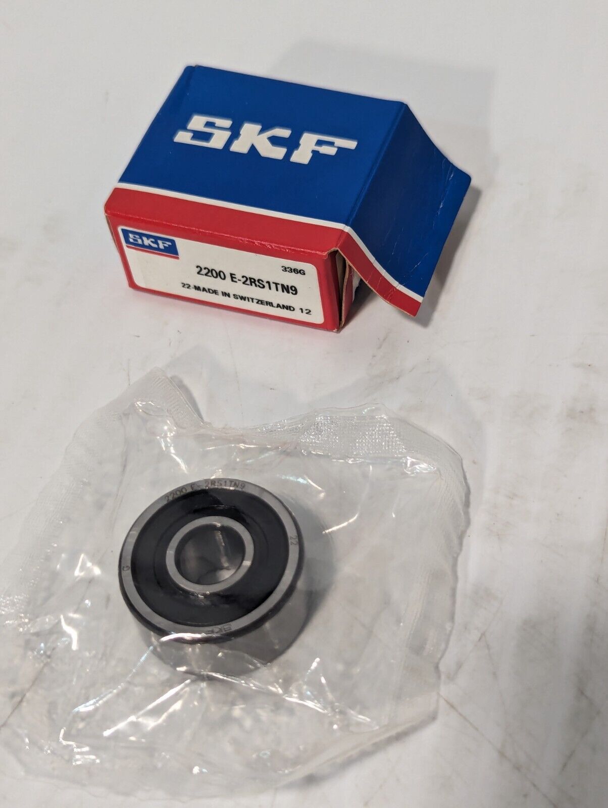 New SKF 2200 E-2RS1TN9 Self Aligning Ball Bearing