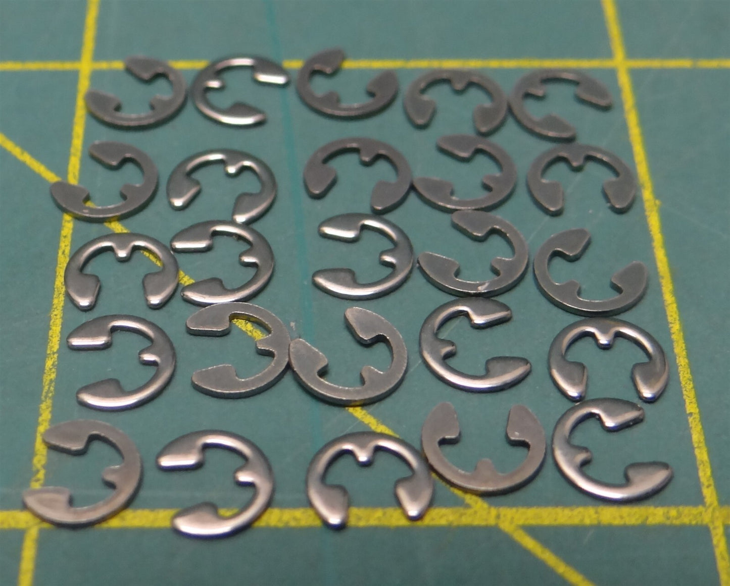 (25) Rotor Clip E-9SS E-Style Retaining Ring Stainless Steel PH15-7Mo 3/32" Dia