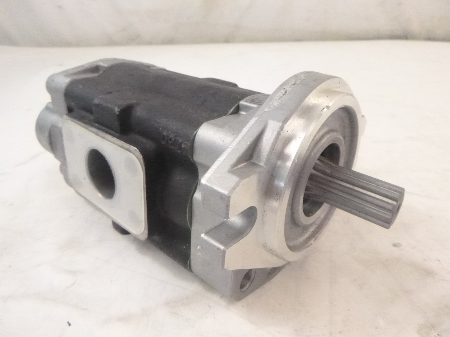 OEM Kubota Hydraulic Pump 3C081-82204 For M7060 M8540 M8560 M9540