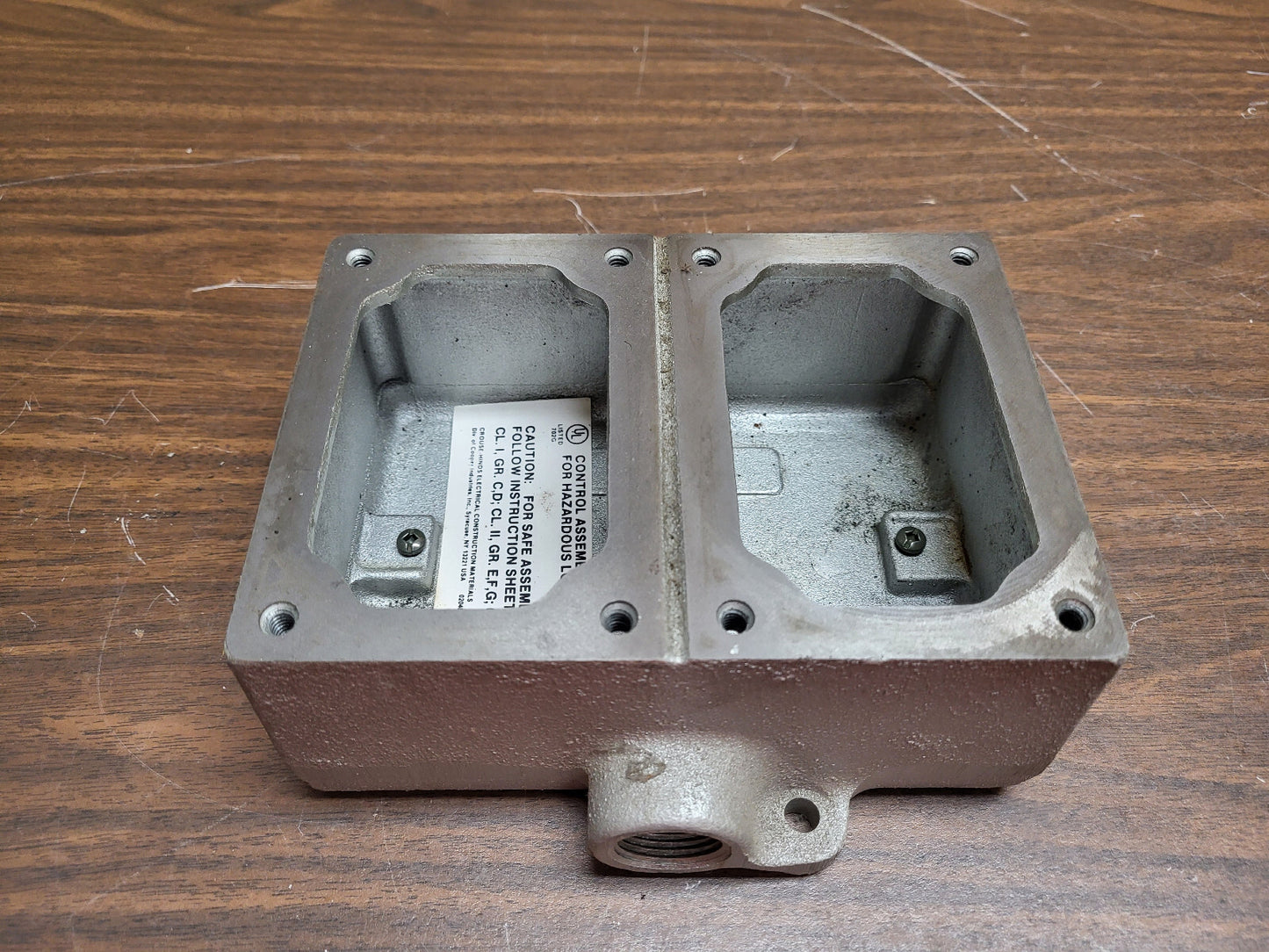 CROUSE HINDS EDSC272 EXPLOSION PROOF BACK BOX 2 GANG 3/4" FEED THROUGH NEW