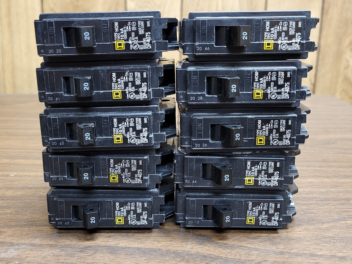 SQUARE D HOM120 HOMELINE 1 POLE 20 AMP 120/240V BREAKER LOT OF 10