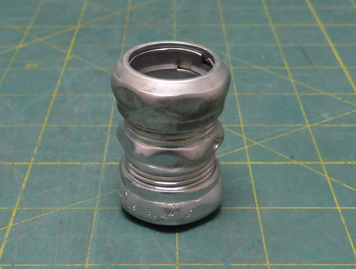 3/4" Thin Wall EMT Conduit Compression Coupling, Zinc Plated Steel, 2" Length