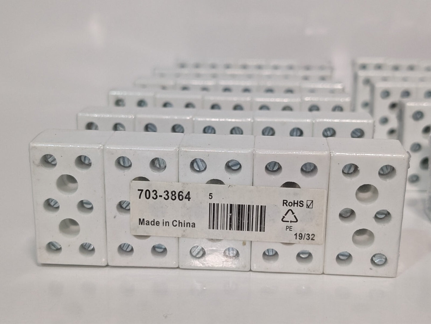 Pack of 5 RS PRO 703-3864 Non-Fused Terminal Blocks, 3-Way, 76A, 6 AWG Wire, Scr