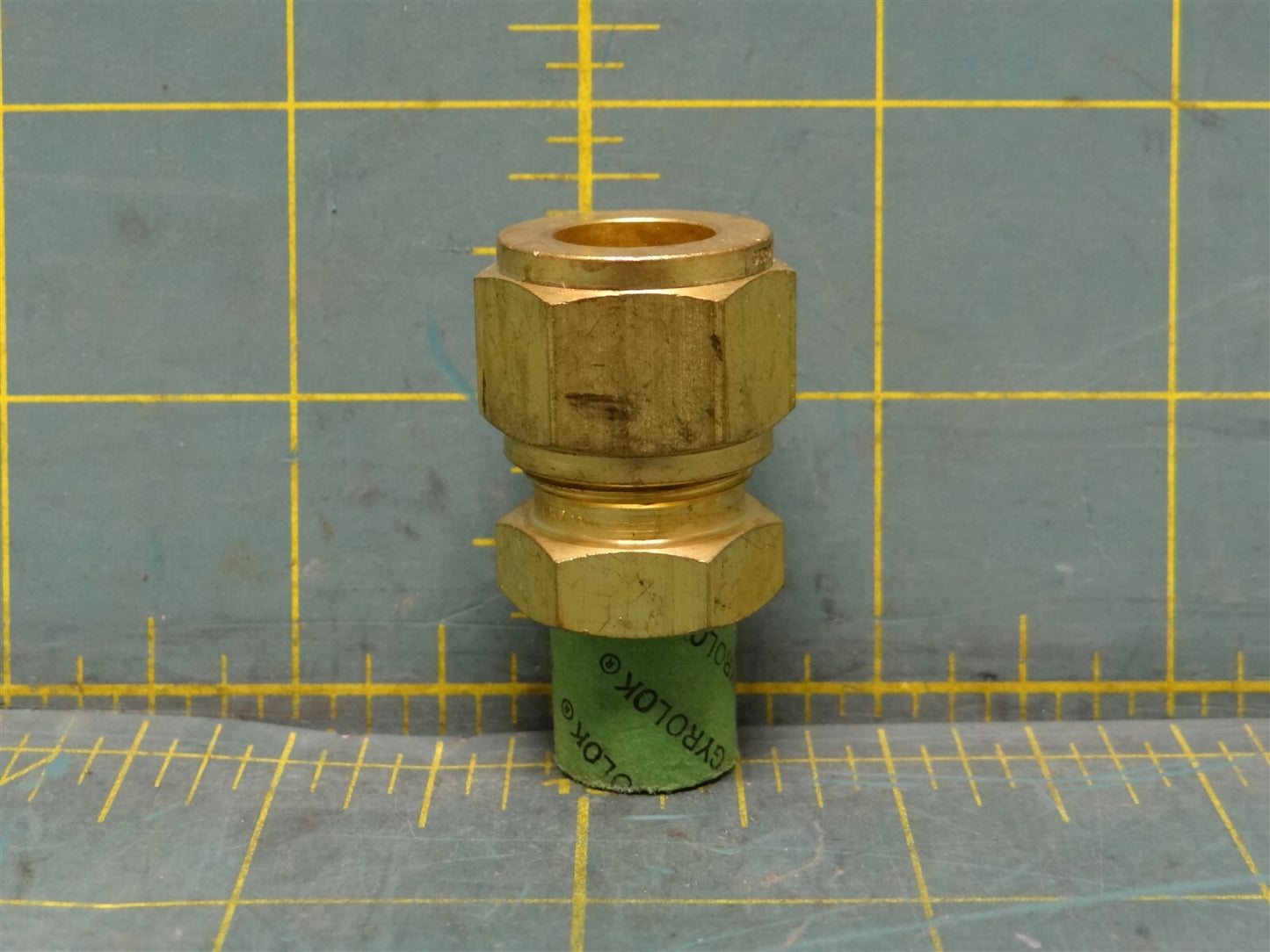 Gyrolok 8CM4BR, 1/2" Tube Fitting to 1/4" MNPT, Brass Male Connector