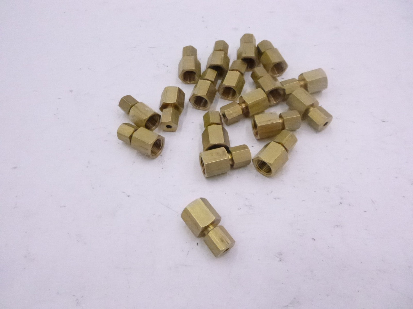 18 Pack 1/4" x 1/8" Compression Brass Female Pipe Fitting Connector With Ferrule