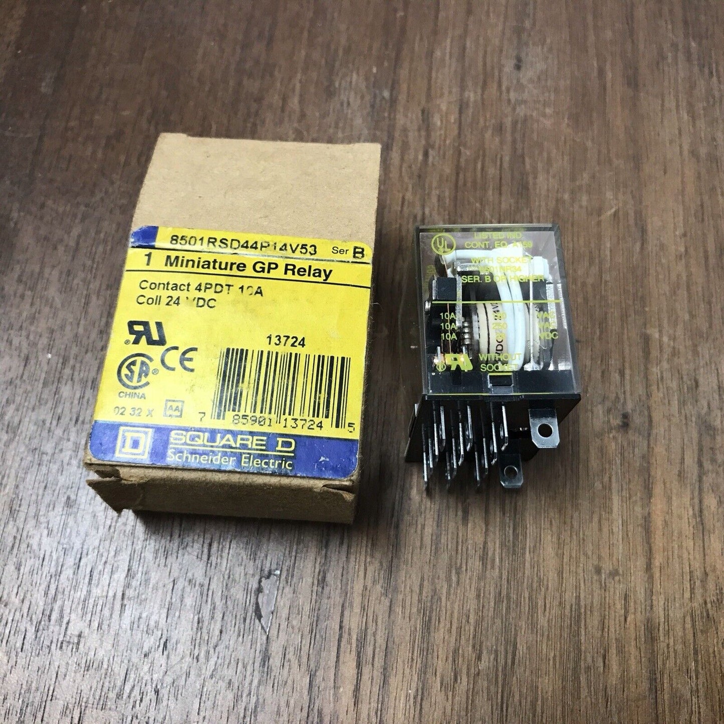 SQUARE D 8501RSD44P14V53 SER B Contact 4PDT 10A Coll 24 VDC 13724
