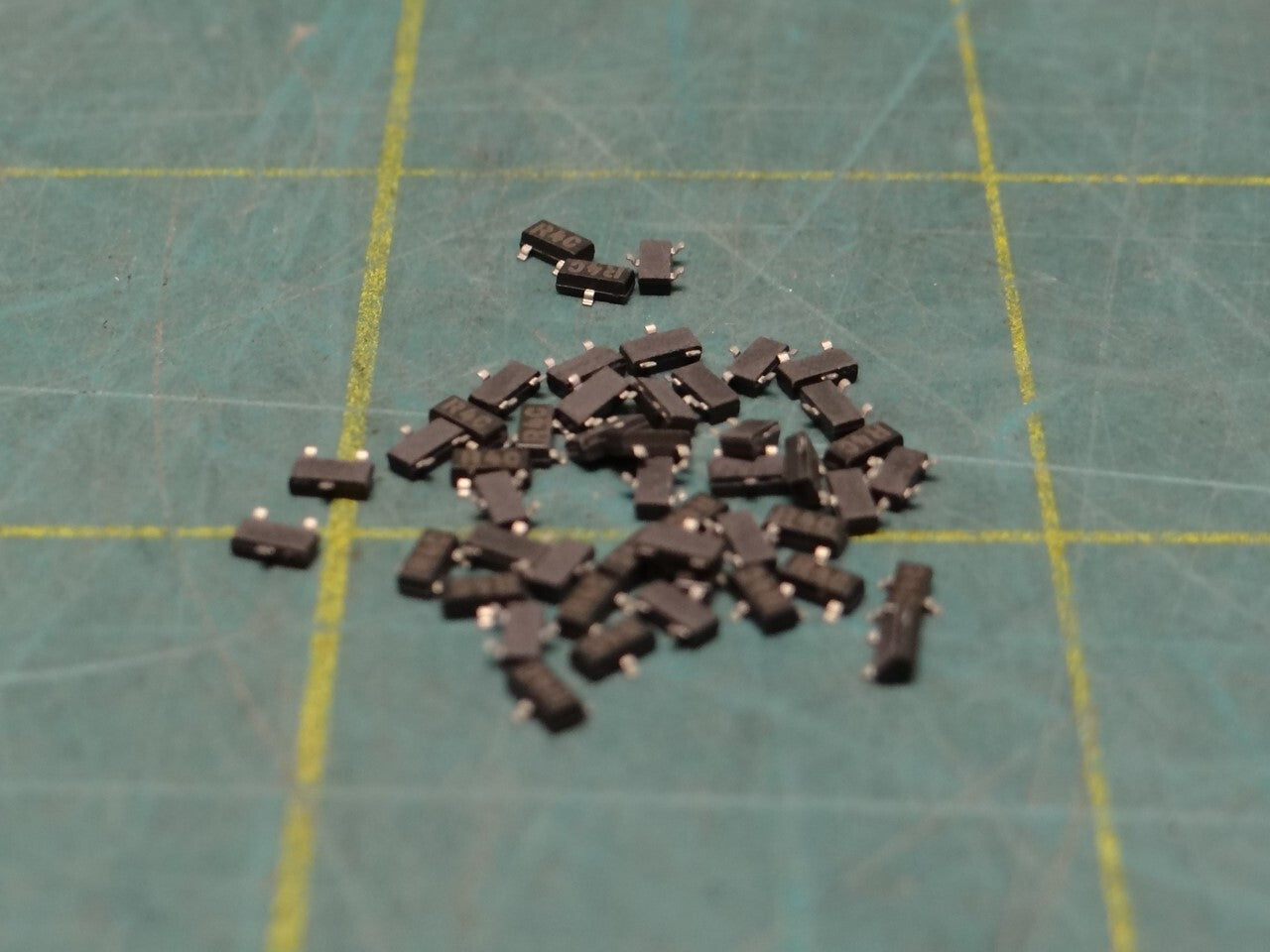 (25 Piece) T.I. LM4040CIM3-4.1 Shunt Voltage Reference IC 4.096V ±0.5% 15 mA