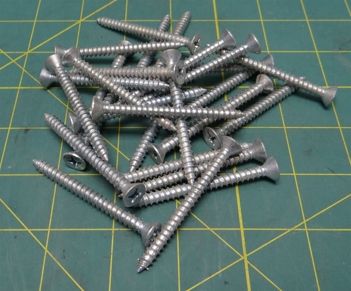 (90) Box of 1-1/2" Phillips Flat Head Screws for Sheet Metal, Zinc-Plated Steel