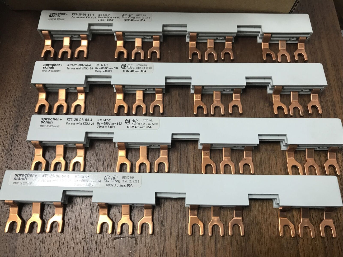 Lot Of 4 SPRECHER+SCHUH KT3-25-DB-54-4 BUS BAR Compact