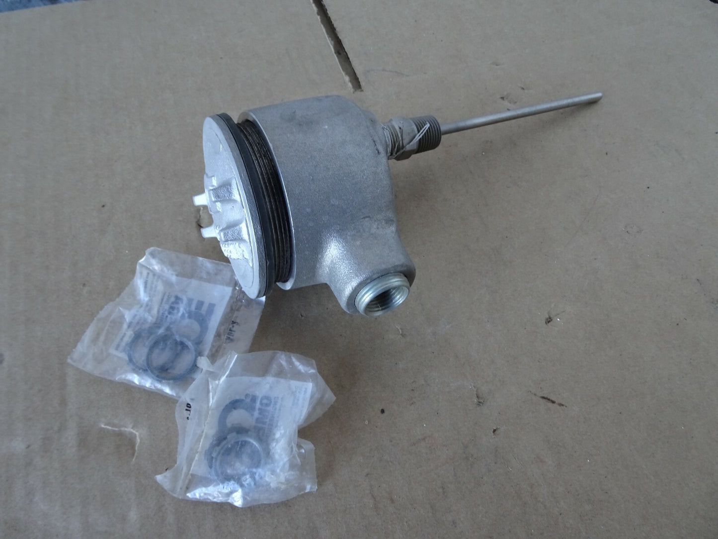 Omega Engineering Thermocouple Probe 8in new rtd housing and probe stainless