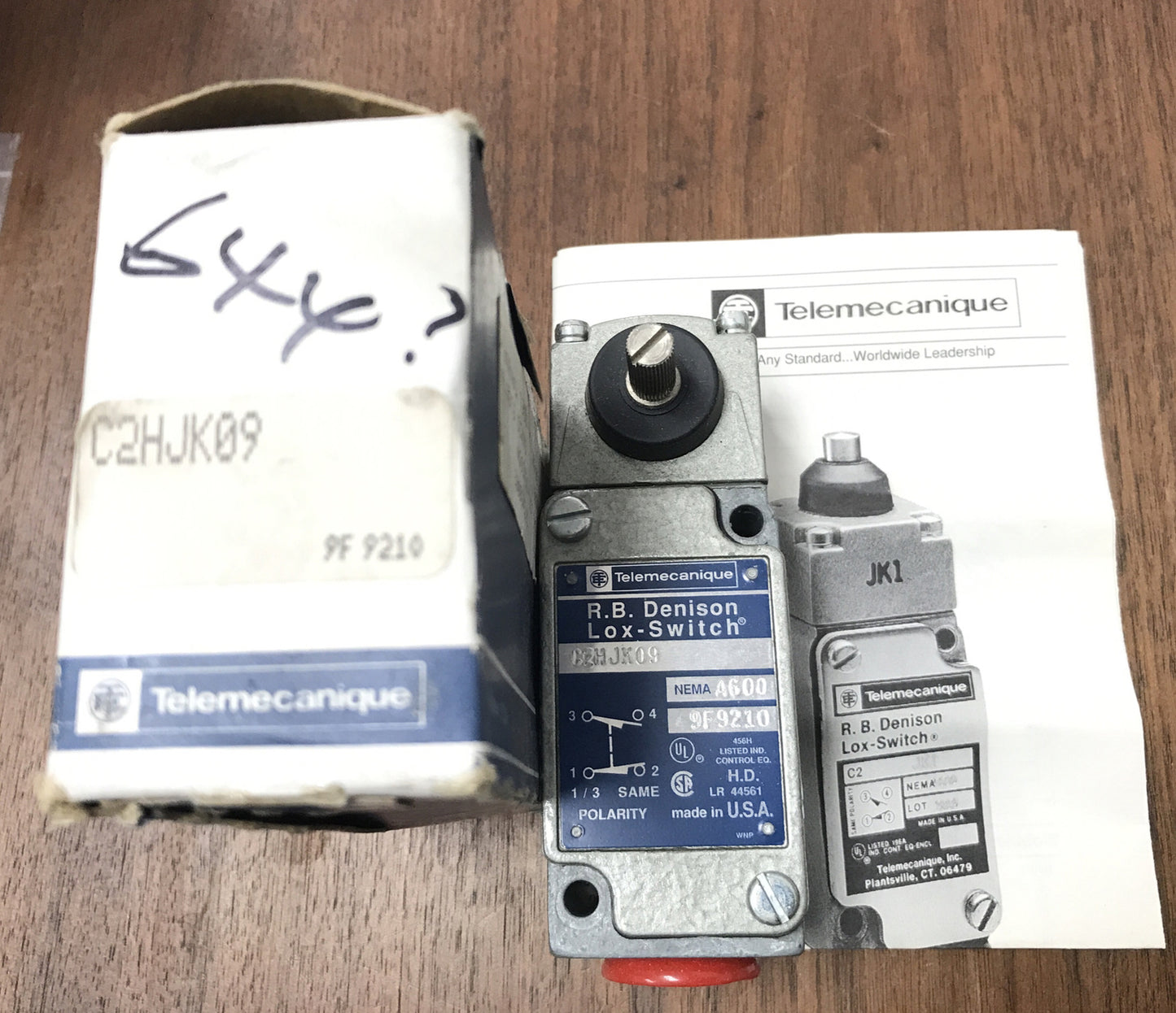 Telemecanique R.B. Denison Lox-Switch C2-HJK-09 C2HJK09 (NEW IN BOX)