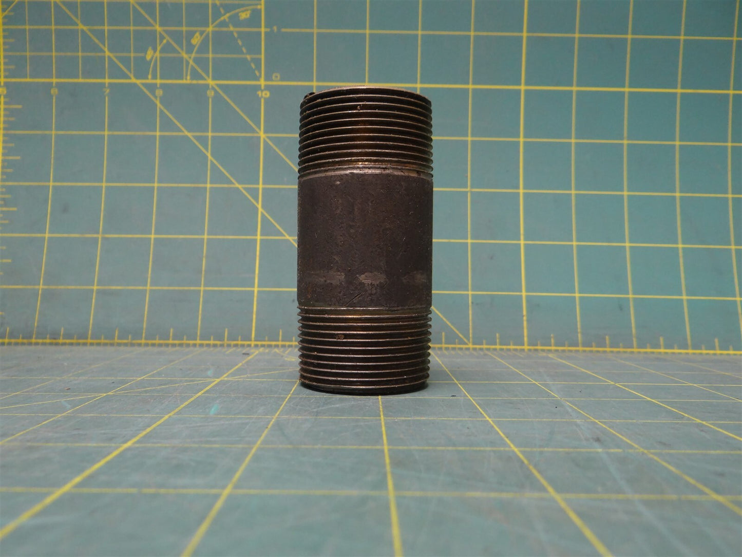 1 1/2" x 3 1/2" Pipe Fitting Nipple MNPT Steel Tapered Threaded Sch 40 Welded