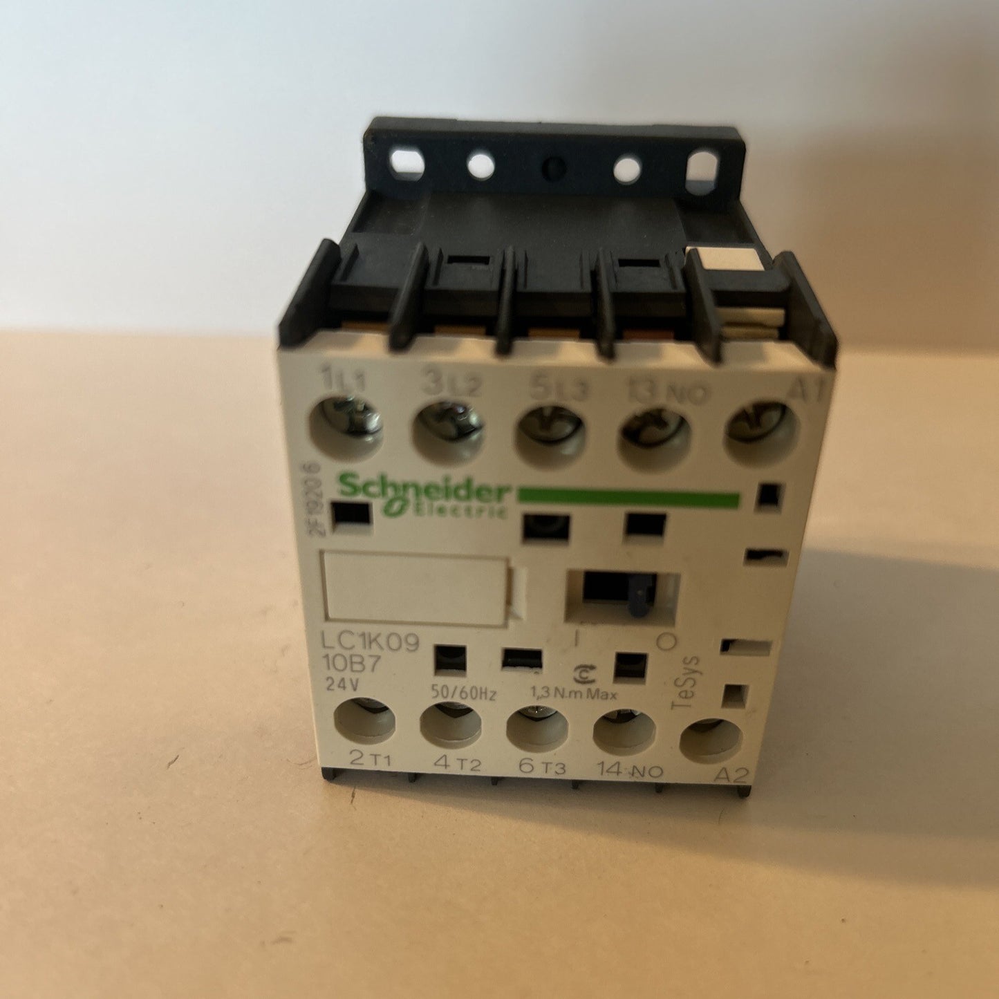 Schneider Electric, LC1K0910B7, Miniature LC1 Contactor, NEW. P4