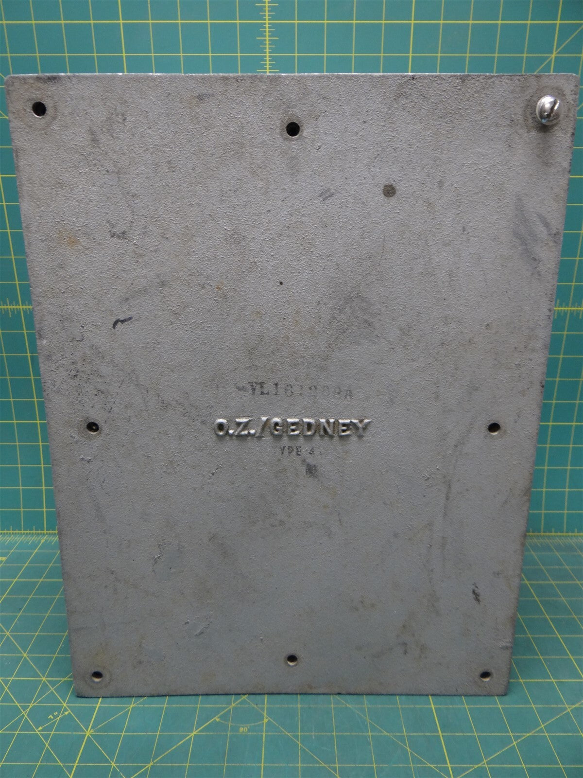 O.Z./Gedney 17 X 13 X 8.5 Electrical Equipment Cabinet YL-161208