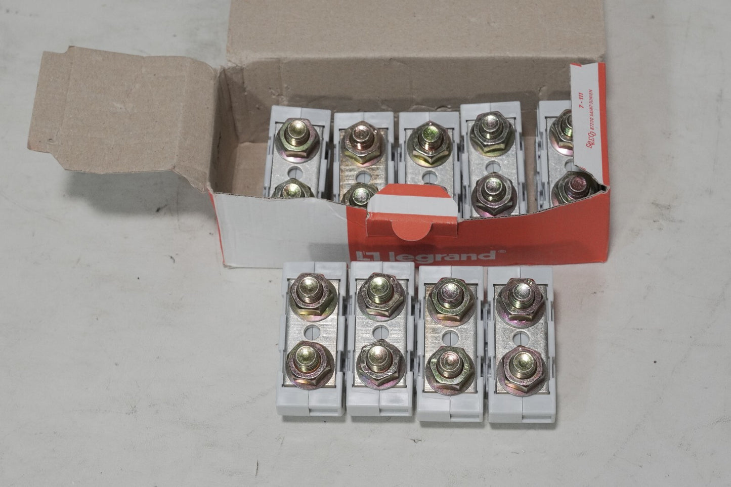 Lot of 9 legrand 39033 terminal blocks, 1000V