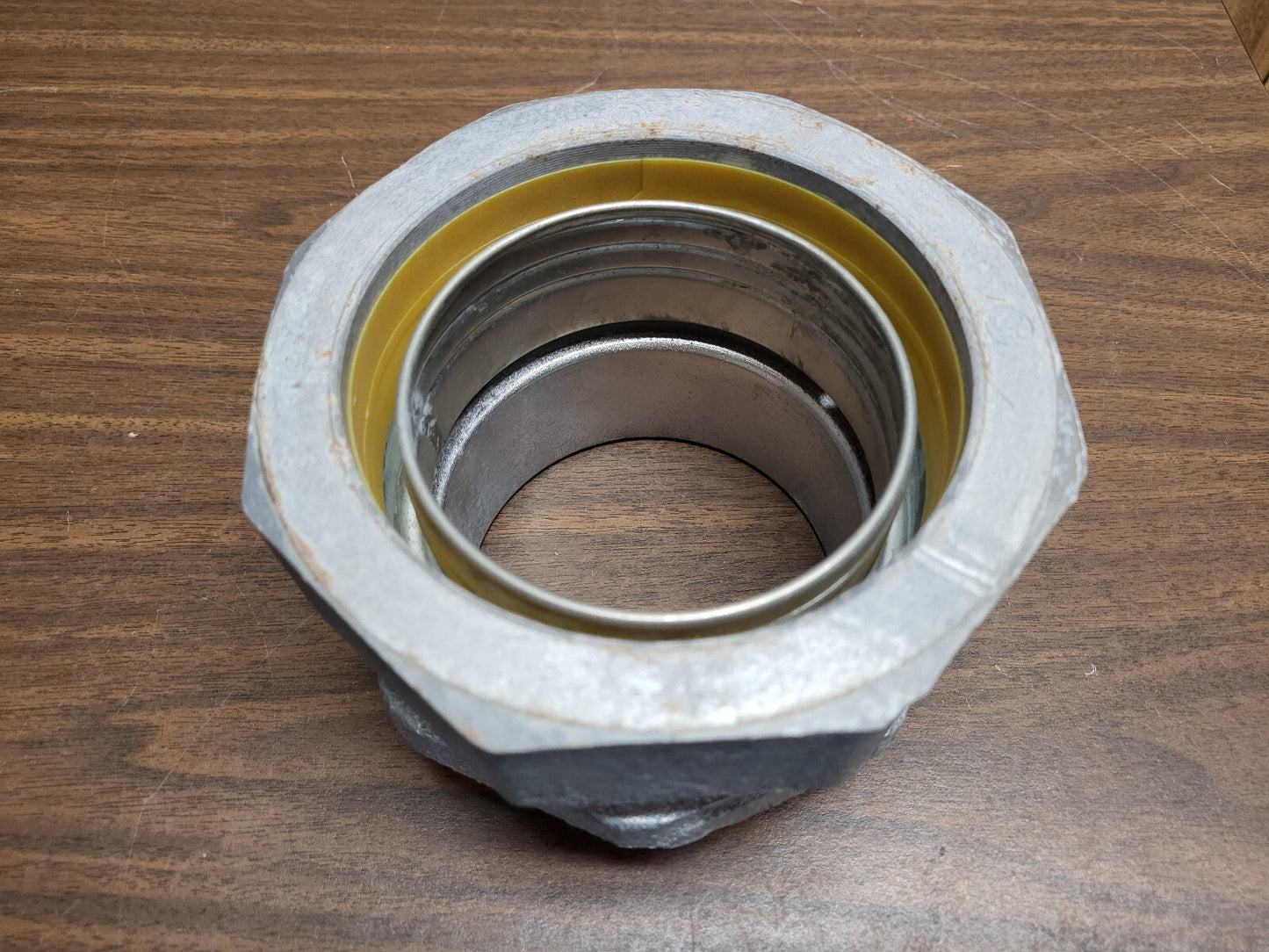 CROUSE HINDS LT-400 4INCH LIQUID TIGHT/SEAL TIGHT STRAIGHT CONNECTOR NEW