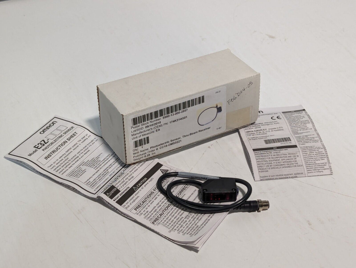 NEW Omron E3Z-T81A-D Photoelectric Sensor, Thru-Beam Receiver