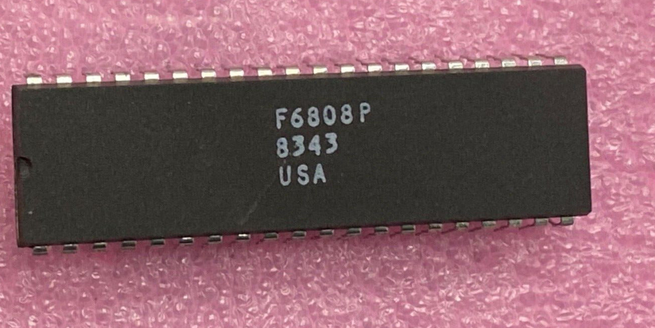 Fairchild F6808P monolithic 8-bit microprocessing unit MPU date code 8343