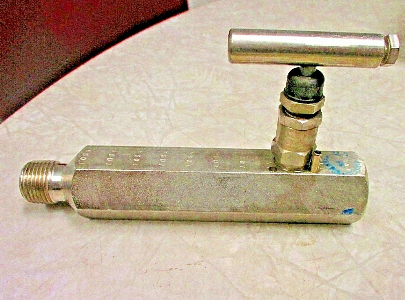 Anderson-Greenwood H1RDS44QRL Needle Valve 1/2 MNPT x 1/2 FNPT 021616-511 316SS