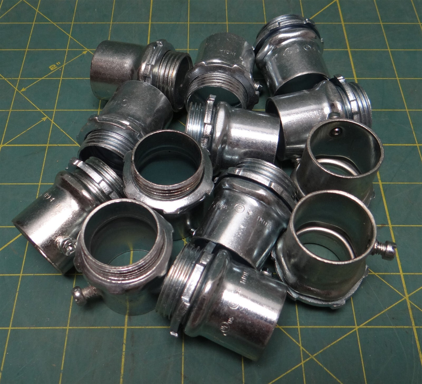 (13) 1" Crouse Hinds 452 Set Screw Type Box Connector for Thinwall EMT Conduit