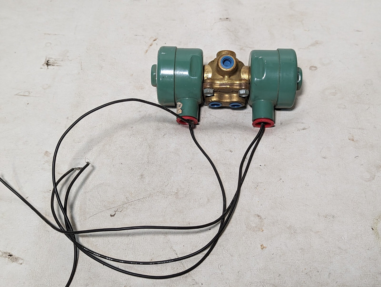 ASCO 8342B21 valve, solenoid 80173, 125PSI, lt oil, water, air, 110/120VAC