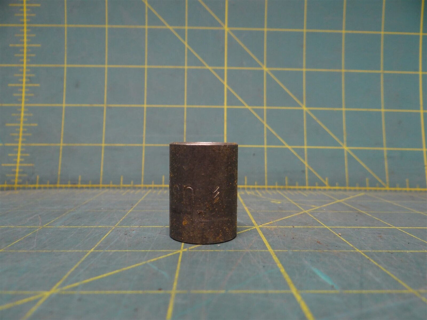 3/8" x 1 3/16" Pipe Fitting Coupling FNPT Steel Threaded Schedule 80 Seamless