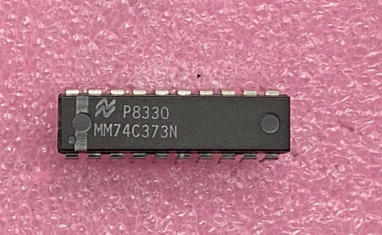 National MM74C373N octal D type latch flip flop, 3-state Integrated Circuit
