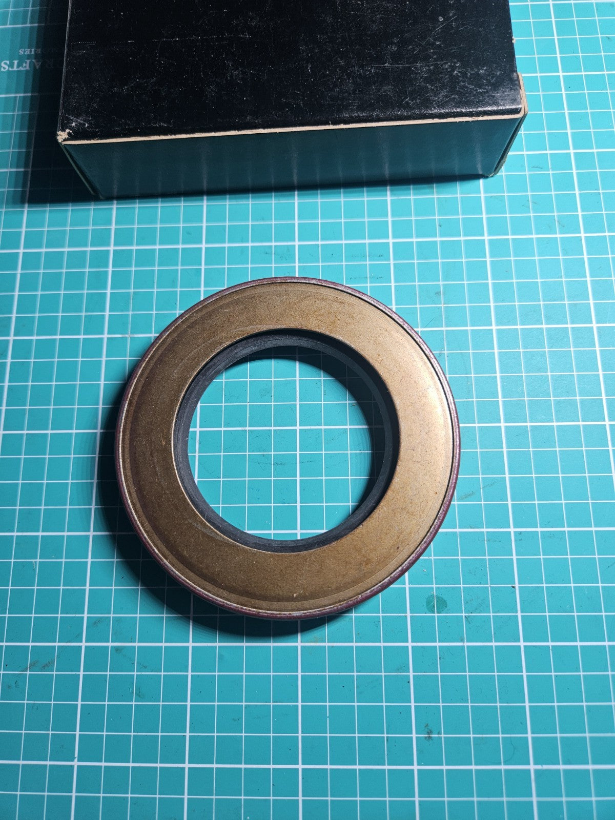 450094 Oil Seal 1.937" x 3.189" x .437" Single-Lip with Inner Spring