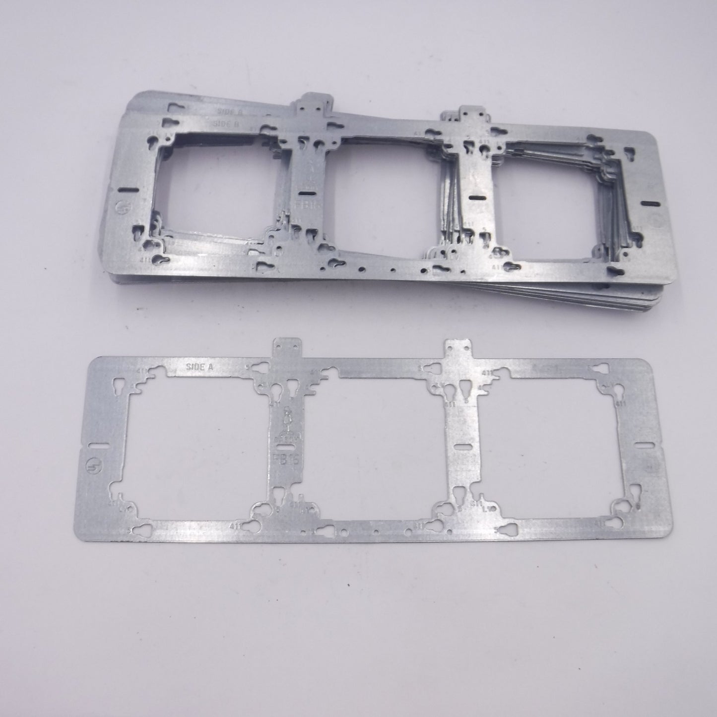 16 Pack nVent Caddy FB16 Flat Rigid Box Supports